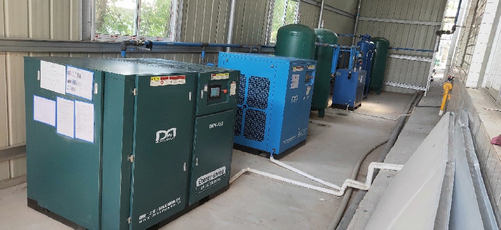 四川某機(jī)械制造有限公司采購(gòu)德蒙變頻螺桿式空壓機(jī)案例